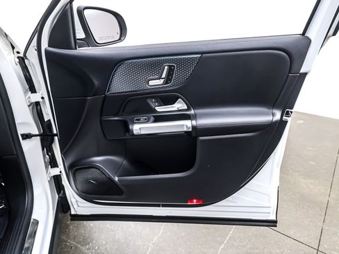 Used 2024 Mercedes-Benz EQB 250+ image 24