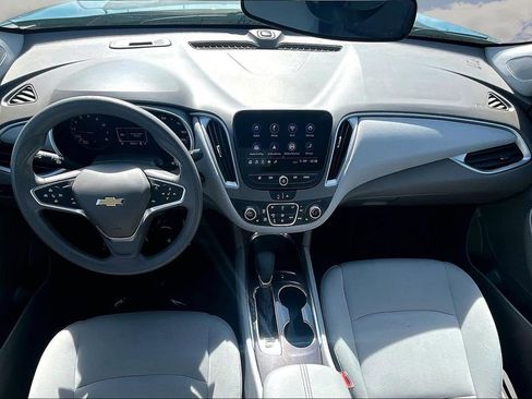 Used 2025 Chevrolet Malibu LT image 7