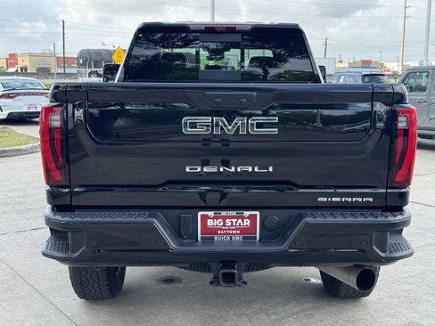 Used 2025 GMC Sierra 2500 Denali Ultimate image 9
