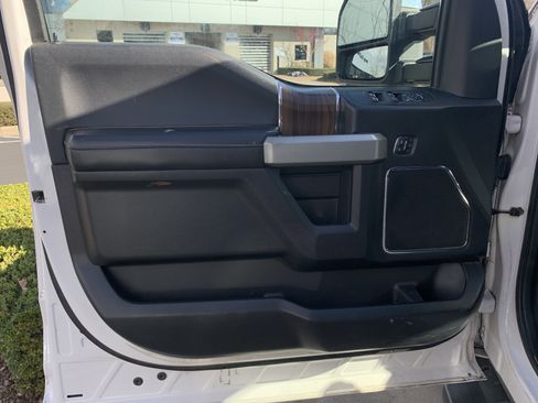 Used 2017 Ford F150 Lariat w/ Equipment Group 502A Luxury image 14