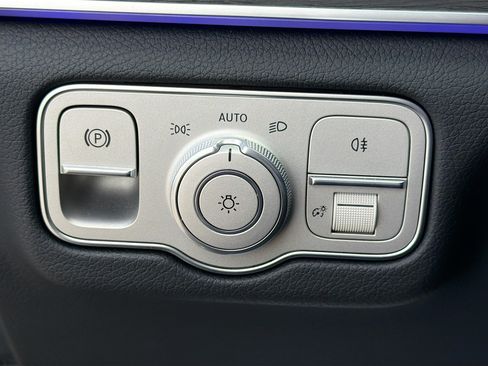 Used 2025 Mercedes-Benz GLS 450 4MATIC image 37