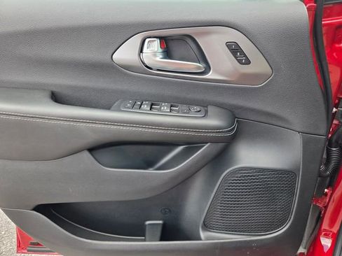 New 2026 Chrysler Pacifica Select image 18