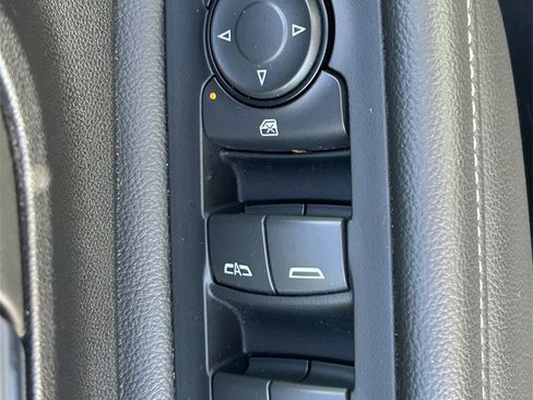 Used 2024 GMC Terrain SLE image 22