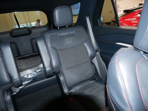 Used 2026 Ford Explorer ST w/ Sun And Sound Package AWD/4WD image 13