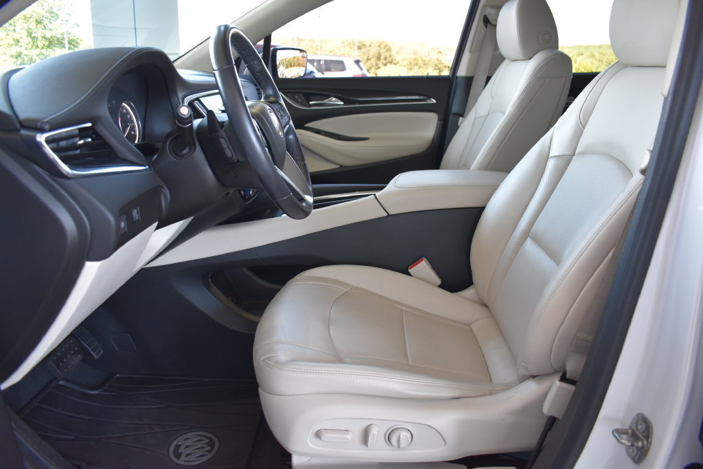 Used 2022 Buick Enclave Essence FWD image 4