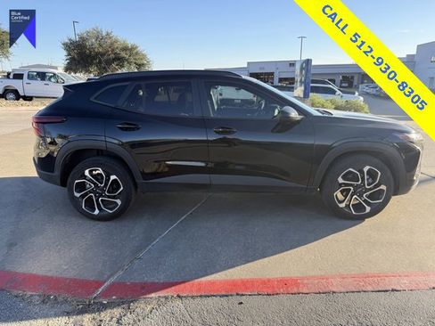 Used 2025 Chevrolet Trax RS w/ Sunroof Package image 2