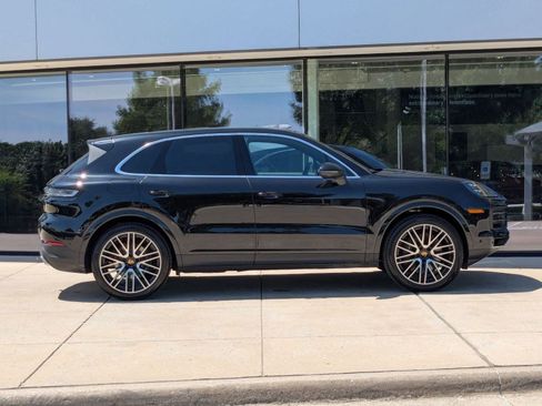 Certified 2025 Porsche Cayenne image 8