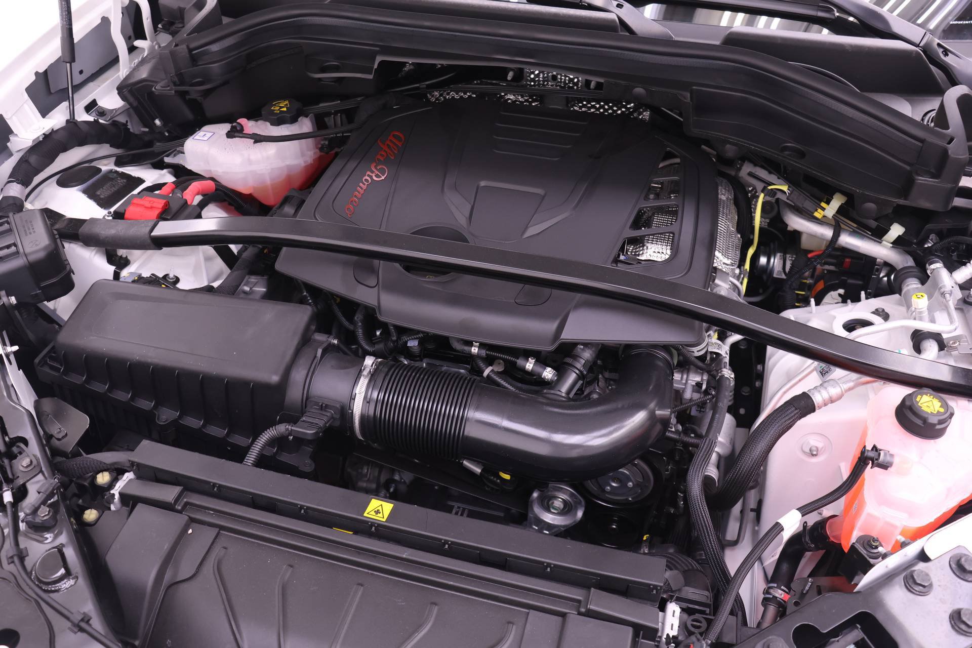 New 2026 Alfa Romeo Stelvio Sprint AWD/4WD image 17