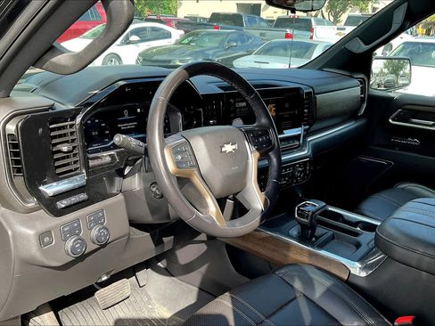 Certified 2023 Chevrolet Silverado 1500 High Country w/ High Country Premium Package AWD/4WD image 14