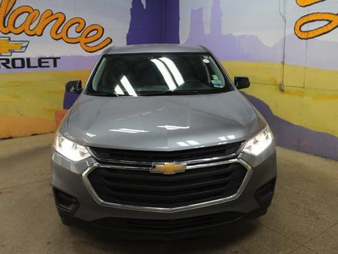 Used 2021 Chevrolet Traverse LS FWD image 3