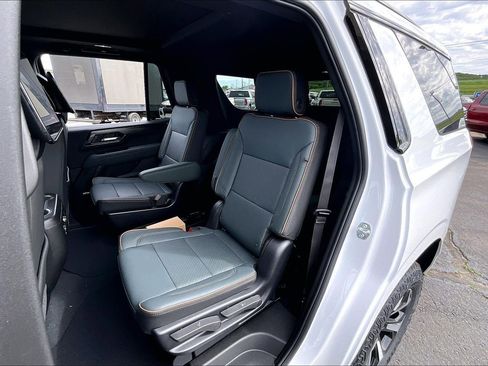 New 2026 GMC Yukon AT4 w/ AT4 Premium Plus Package AWD/4WD image 10