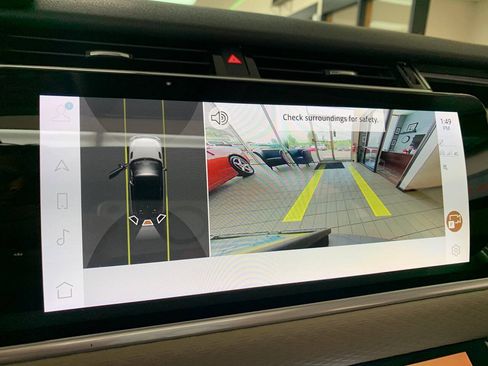 Used 2023 Land Rover Range Rover Velar R-Dynamic S AWD/4WD image 16