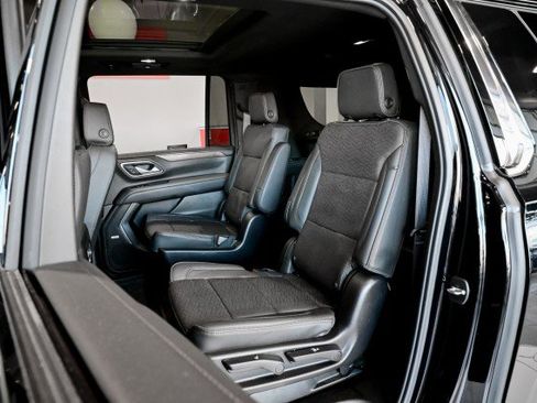 Used 2024 Chevrolet Suburban High Country image 18