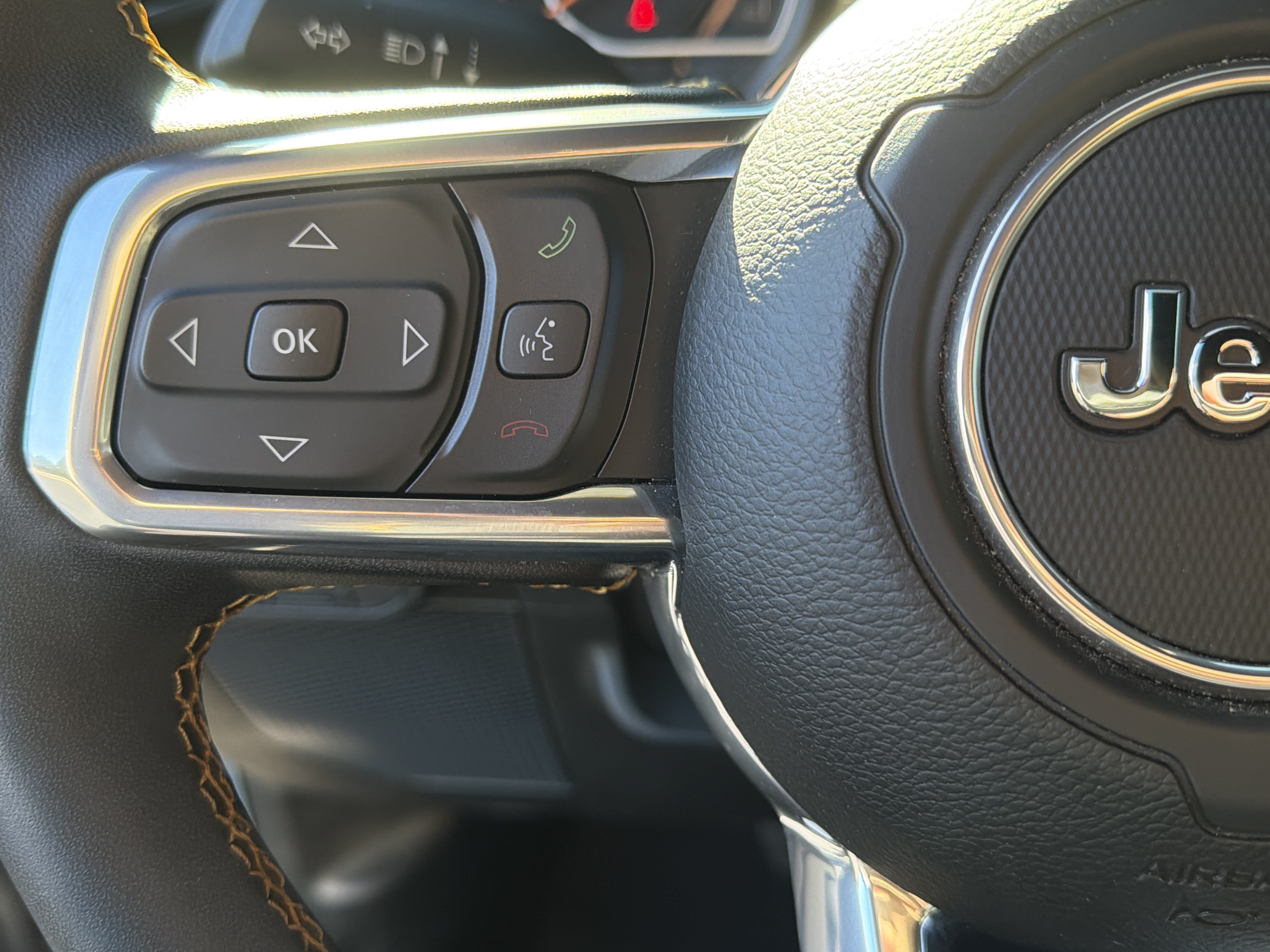 Used 2024 Jeep Wrangler Unlimited Sahara AWD/4WD image 63