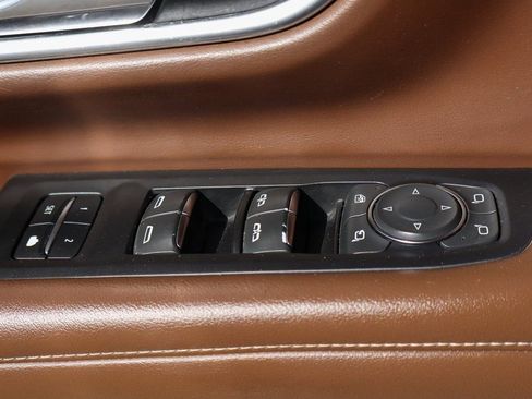 Used 2021 Chevrolet Suburban High Country w/ Premium Package image 17