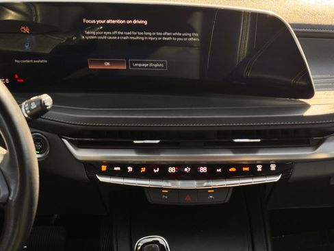 Used 2024 Cadillac XT4 Premium Luxury image 20