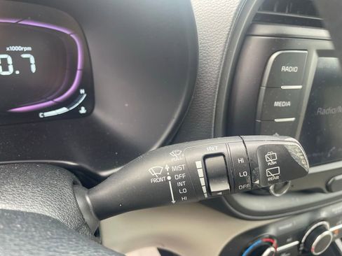 Used 2023 Kia Soul LX image 27