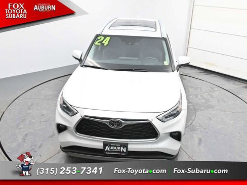 Used 2024 Toyota Highlander Platinum image 23