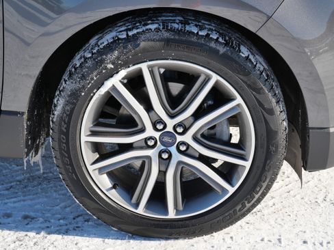 Used 2019 Ford Edge Titanium w/ Cold Weather Package image 15