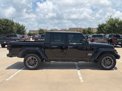 Used 2023 Jeep Gladiator Overland AWD/4WD image 10