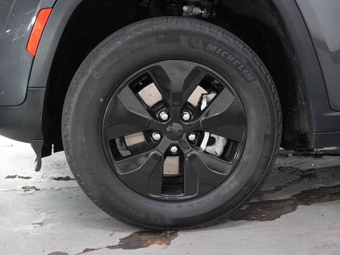 Used 2023 Jeep Grand Cherokee 4WD 4xe image 29