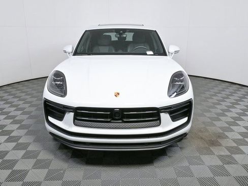Certified 2025 Porsche Macan image 41