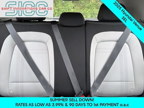 Used 2025 Hyundai Venue SEL FWD image 25