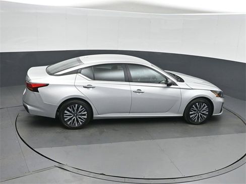 Used 2025 Nissan Altima 2.5 SV image 29