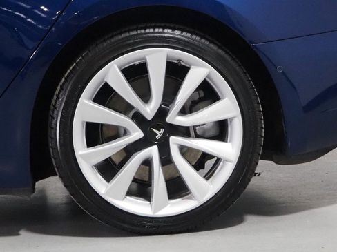 Used 2018 Tesla Model 3 Long Range image 41