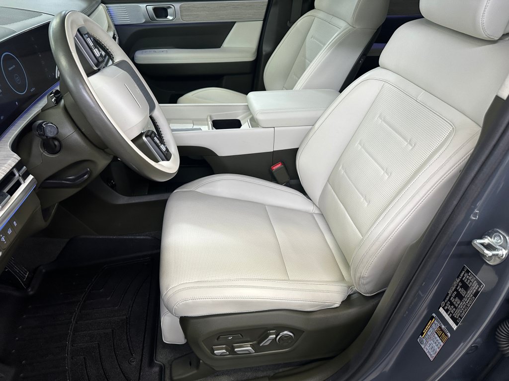 Used 2024 Hyundai Santa Fe Calligraphy FWD image 5