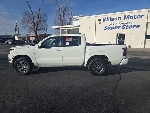 Used 2025 Nissan Frontier SV w/ SV Convenience Package image 9