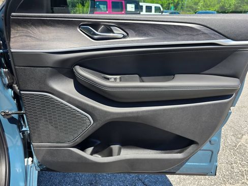 New 2026 Jeep Grand Cherokee Limited AWD/4WD image 36