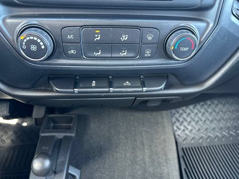 Used 2018 Chevrolet Silverado 1500 W/T w/ WT Convenience Package AWD/4WD image 5