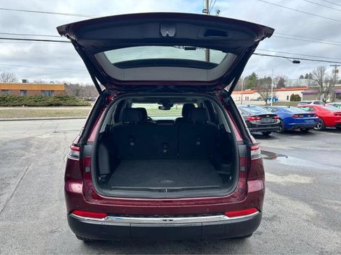 Used 2023 Jeep Grand Cherokee Limited image 8