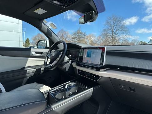 Used 2024 Volkswagen Atlas Cross Sport SEL Premium R-Line image 22