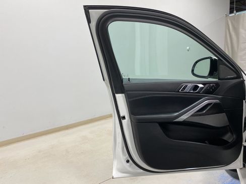 Used 2022 BMW X6 M50i w/ Executive Package image 20