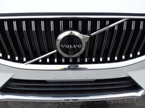 Used 2022 Volvo XC60 B5 Inscription w/ Advanced Package image 14