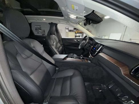 Used 2023 Volvo XC60 B5 Plus w/ Climate Package AWD/4WD image 14