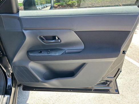 New 2025 Nissan Kicks S image 32