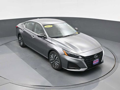 Used 2024 Nissan Altima 2.5 SV image 20