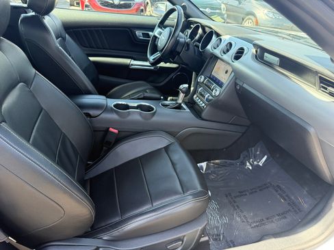 Used 2022 Ford Mustang Premium RWD image 27