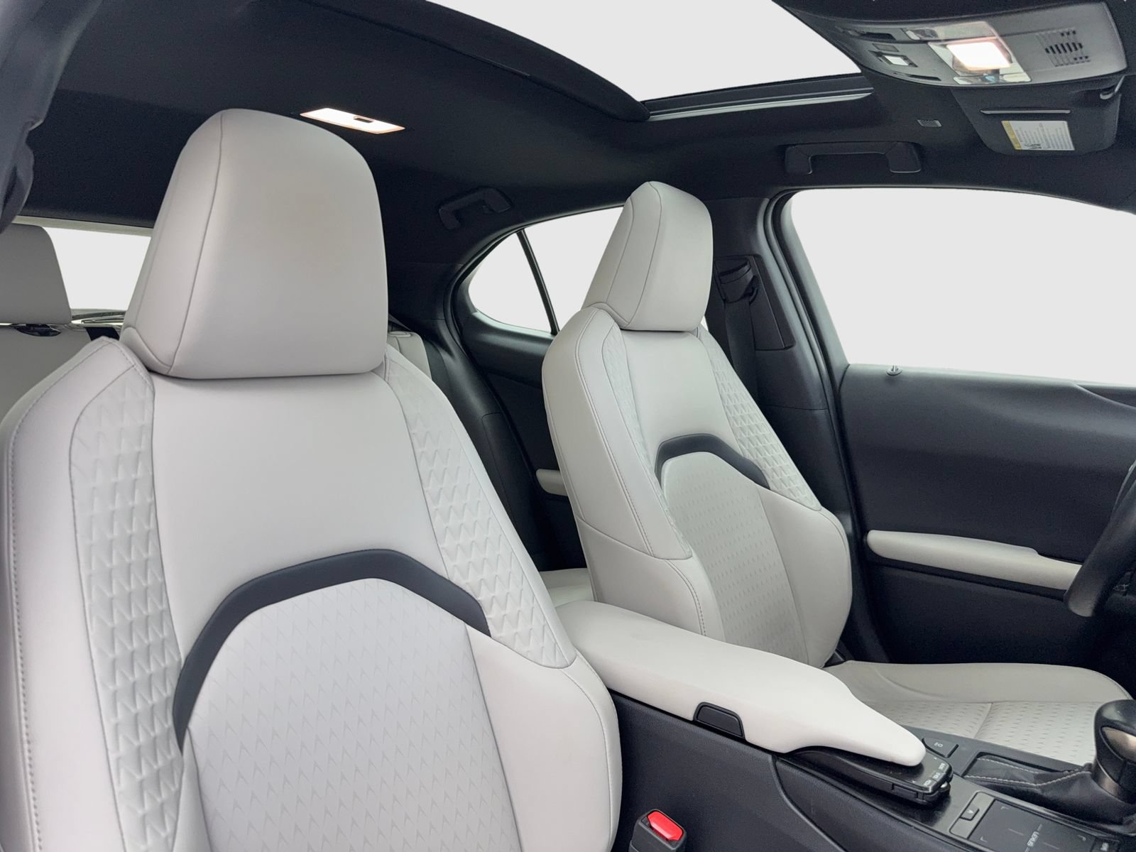 Used 2022 Lexus UX 200 w/ Accessory Package (Z2) FWD image 41