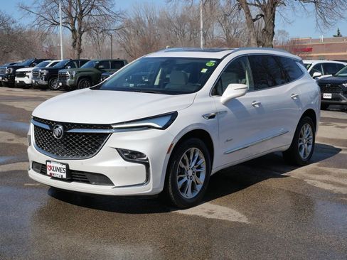Used 2022 Buick Enclave Avenir w/ Avenir Technology Package AWD/4WD image 4