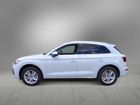 Certified 2023 Audi Q5 2.0T Premium w/ Convenience Package AWD/4WD image 5