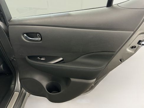 Used 2024 Nissan Leaf SV Plus image 31