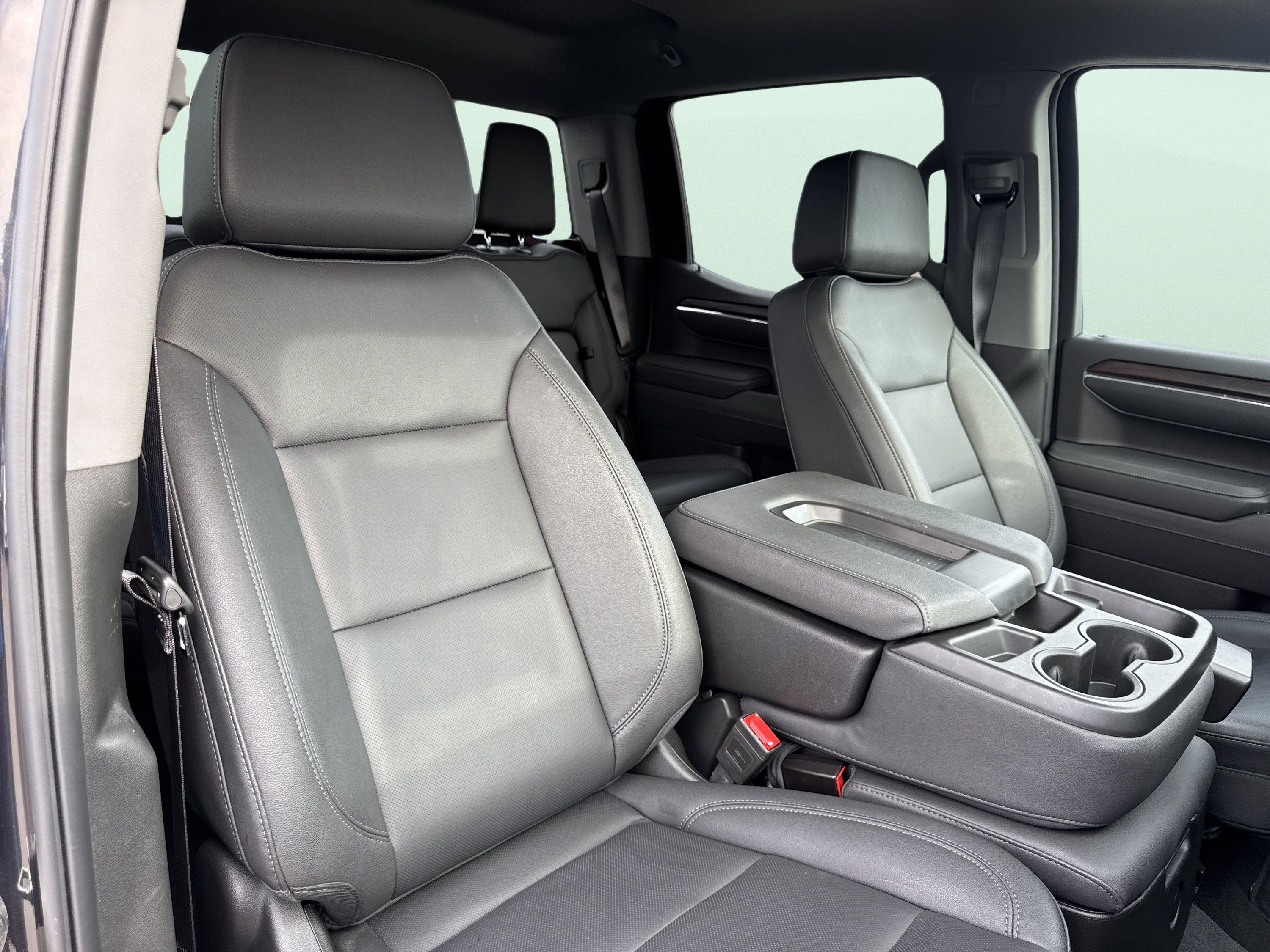 Used 2025 GMC Sierra 1500 SLT AWD/4WD image 44