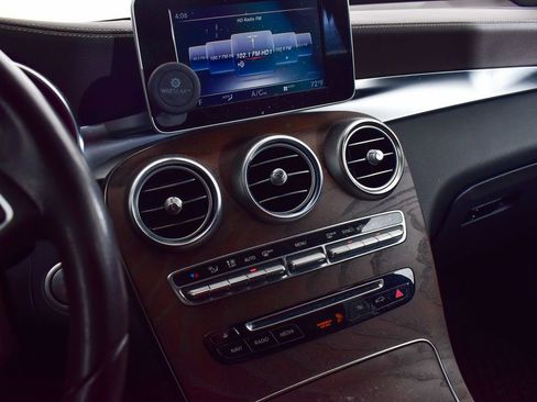 Used 2018 Mercedes-Benz GLC 300 4MATIC image 13