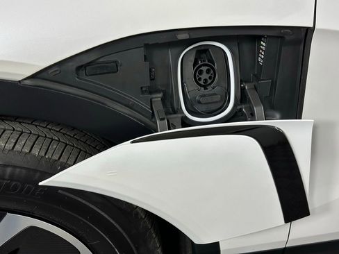 Used 2024 Chevrolet Blazer EV LT image 33