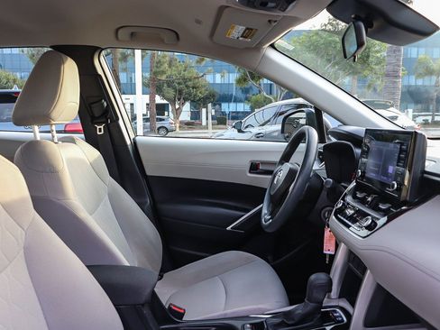 Certified 2022 Toyota Corolla Cross L image 17