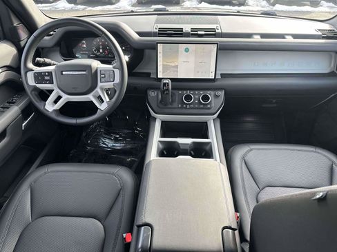 Used 2025 Land Rover Defender 110 S image 12